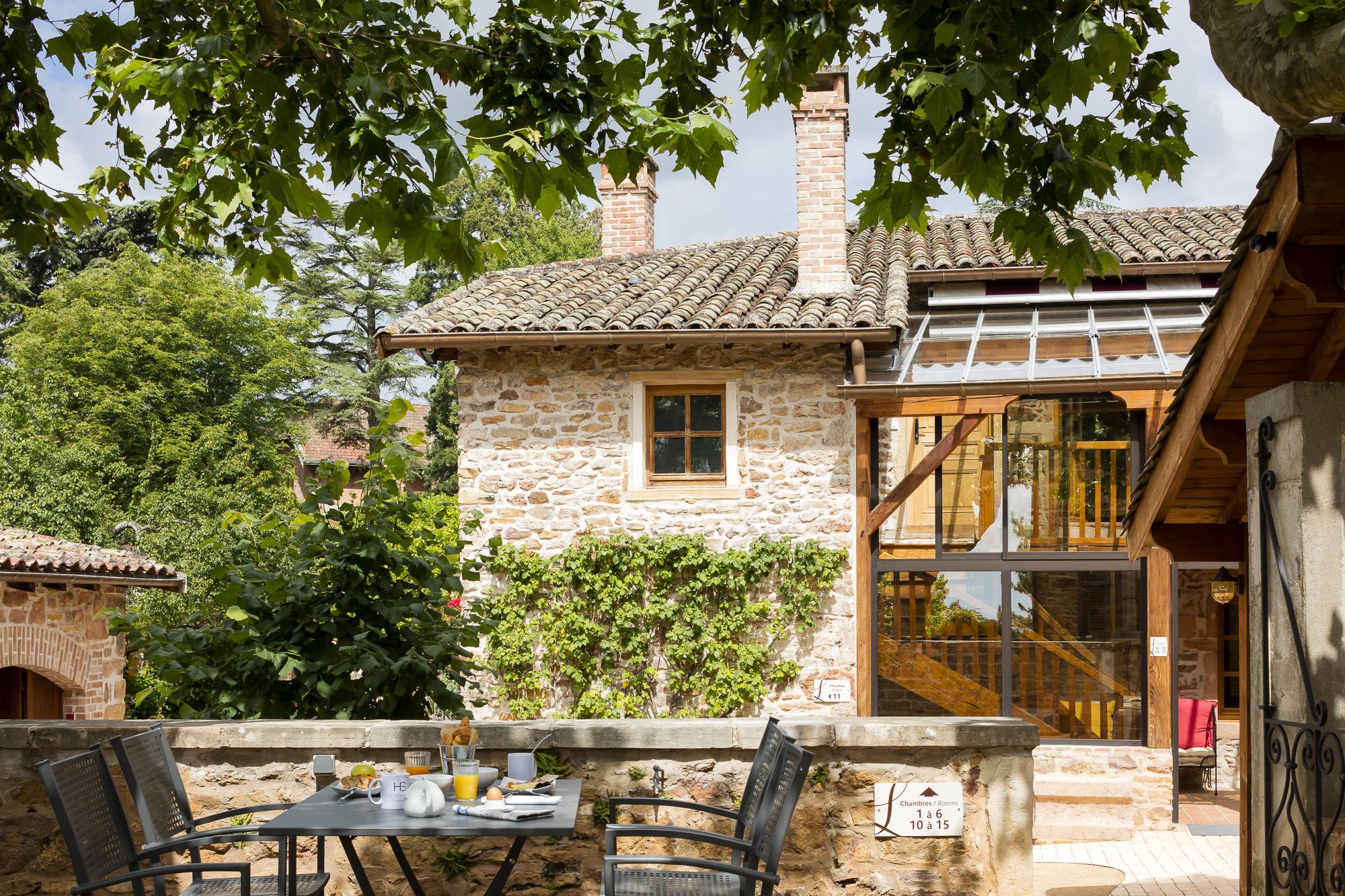 Contact Hotels Le Savigny & Spa Blace Экстерьер фото