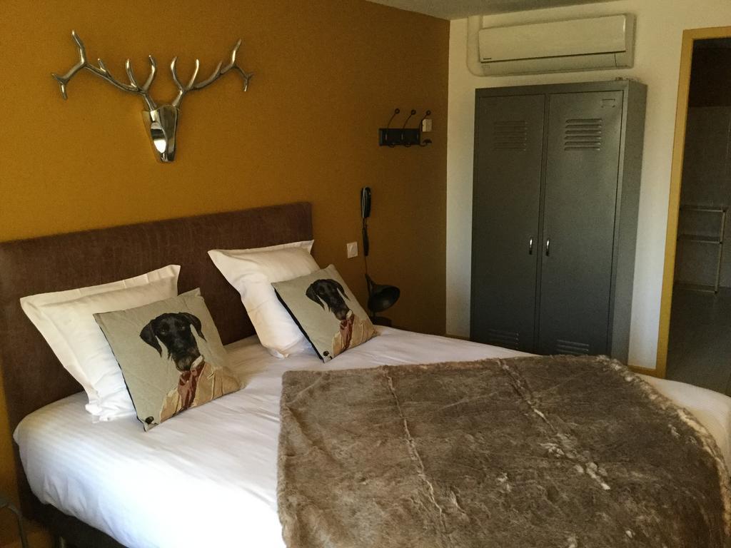 Contact Hotels Le Savigny & Spa Blace Экстерьер фото