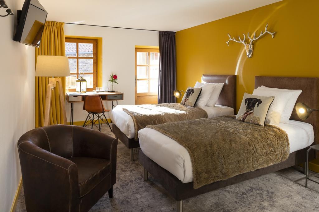 Contact Hotels Le Savigny & Spa Blace Экстерьер фото