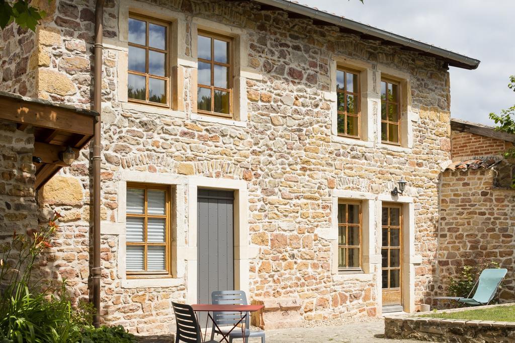 Contact Hotels Le Savigny & Spa Blace Экстерьер фото