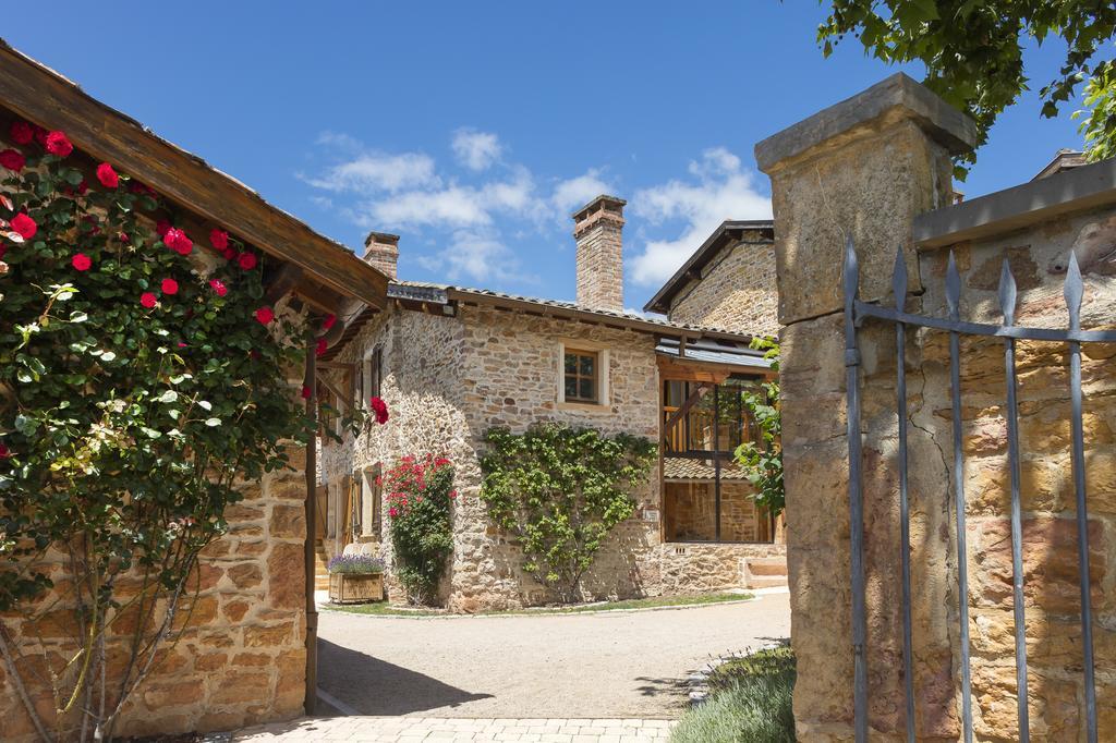 Contact Hotels Le Savigny & Spa Blace Экстерьер фото